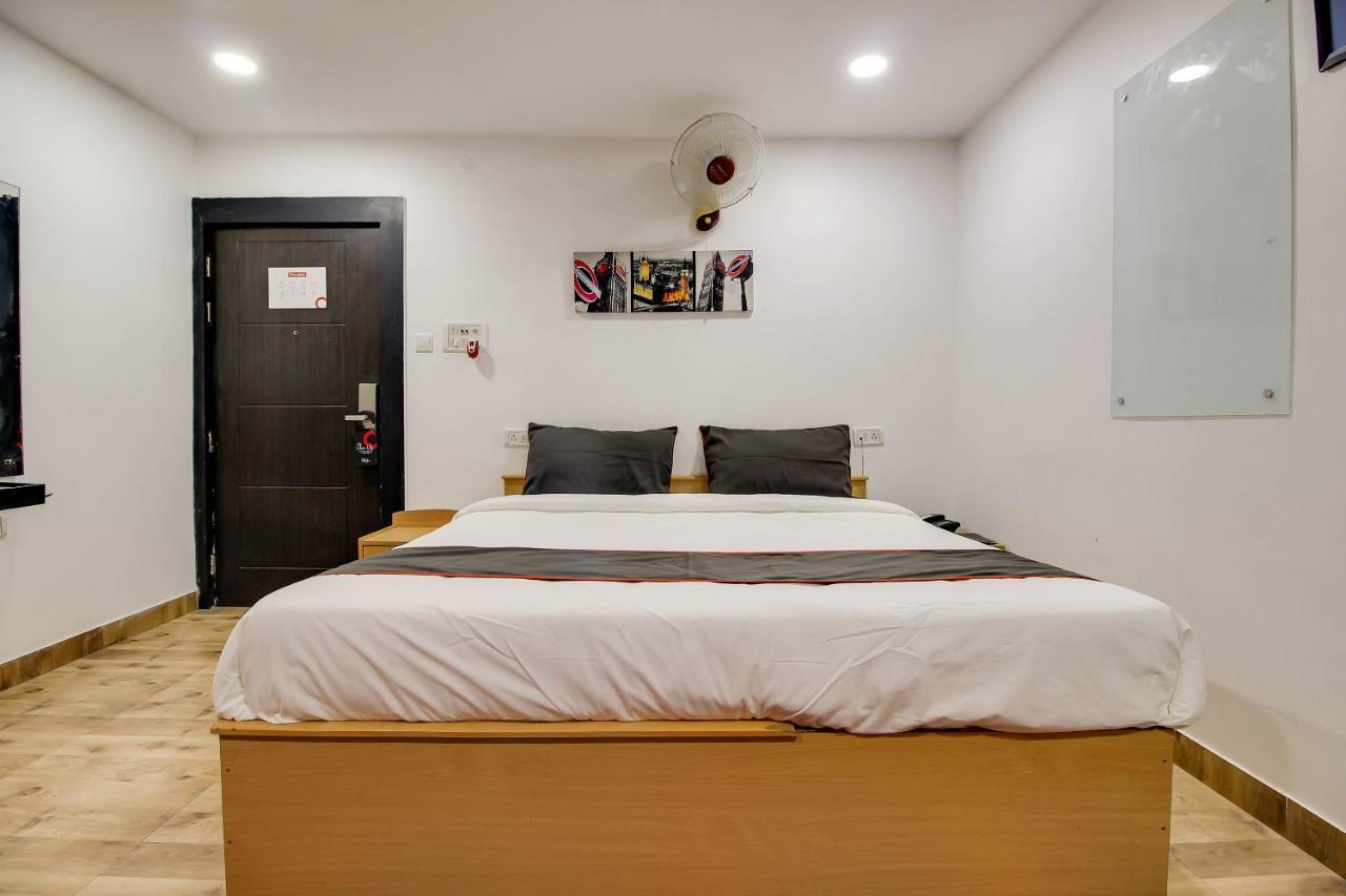 Oyo 2794 Hotel Plaza Inn 구와하티 외부 사진